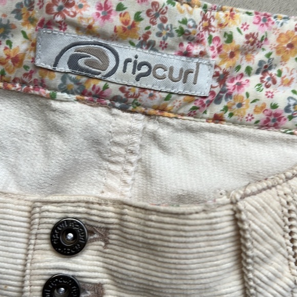 Ripcurl corduroy short shorts - Picture 3 of 5